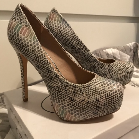 Steve Madden Nala Patent Platform pump - Picture 2 of 3